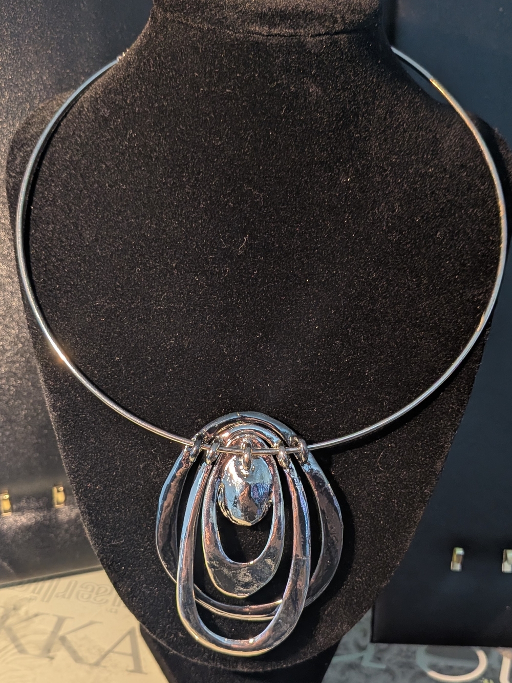 Polished Silver-Tone Multi Oval Pendant Choker Necklace